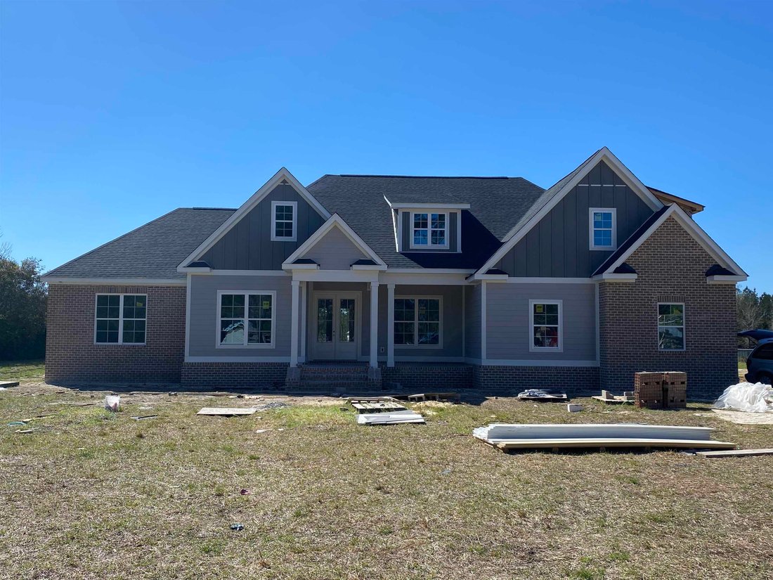 5 Bedrooms Single Family In Galivants Ferry, South Carolina, United