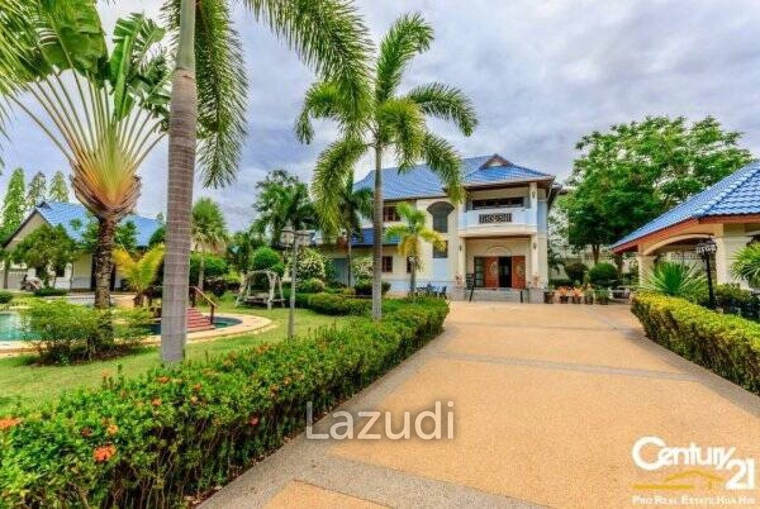 Villa in Hin Lek Fai, Prachuap Khiri Khan, Thailand 1 - 12635773