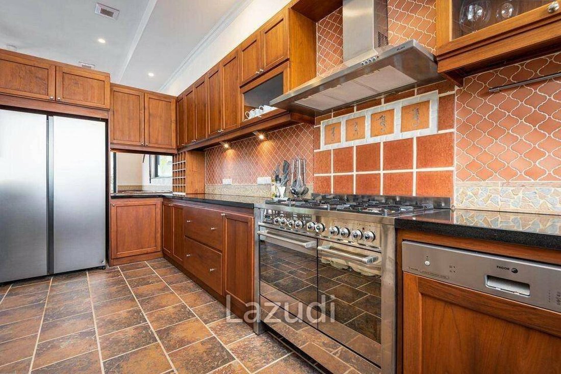 Villa in Pattaya City, Chon Buri, Thailand 4 - 12639777