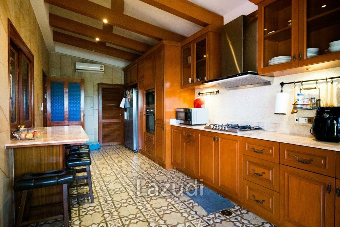 Villa in Pattaya City, Chon Buri, Thailand 2 - 12636848