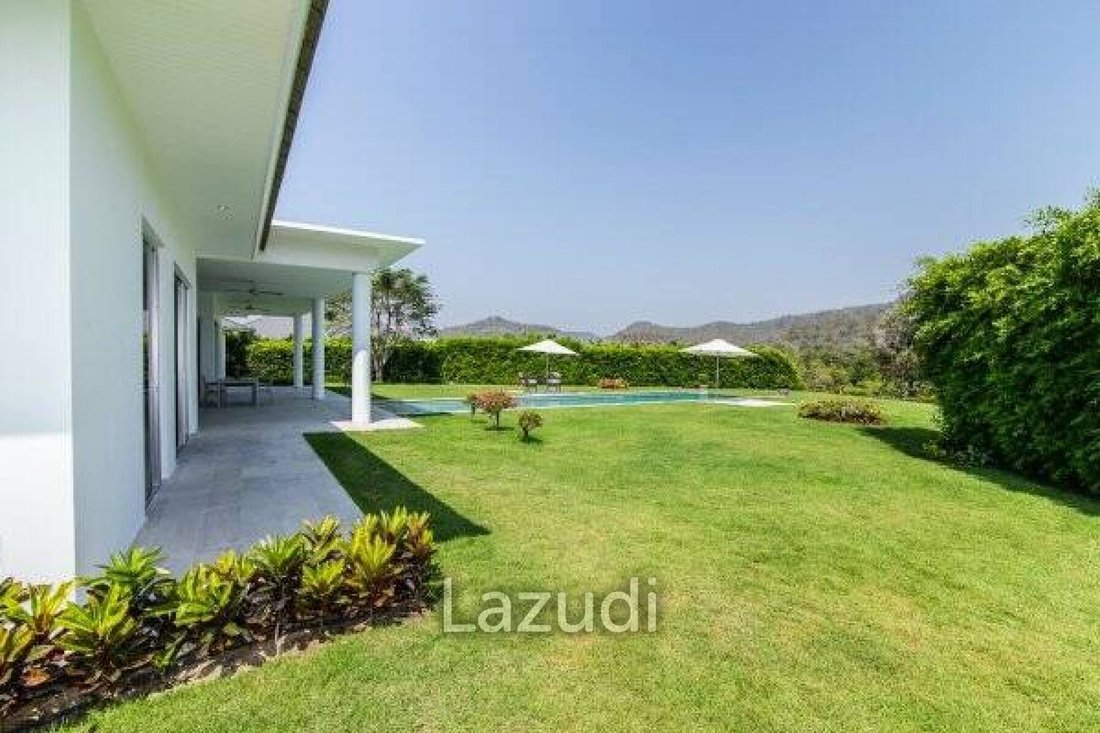 Villa in Hin Lek Fai, Prachuap Khiri Khan, Thailand 2 - 12635447