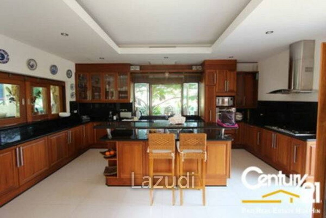 Villa in Cha-am, Phetchaburi, Thailand 3 - 12636047