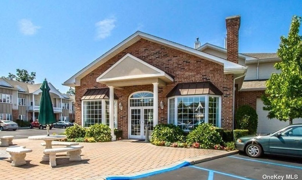 Condo Amityville In Amityville, New York, United States For Rent (12637323)