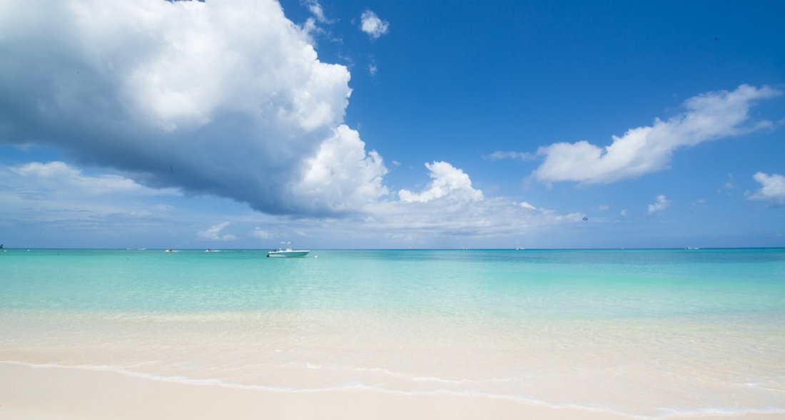 Apartment in George Town, George Town, Cayman Islands 3 - 12638489
