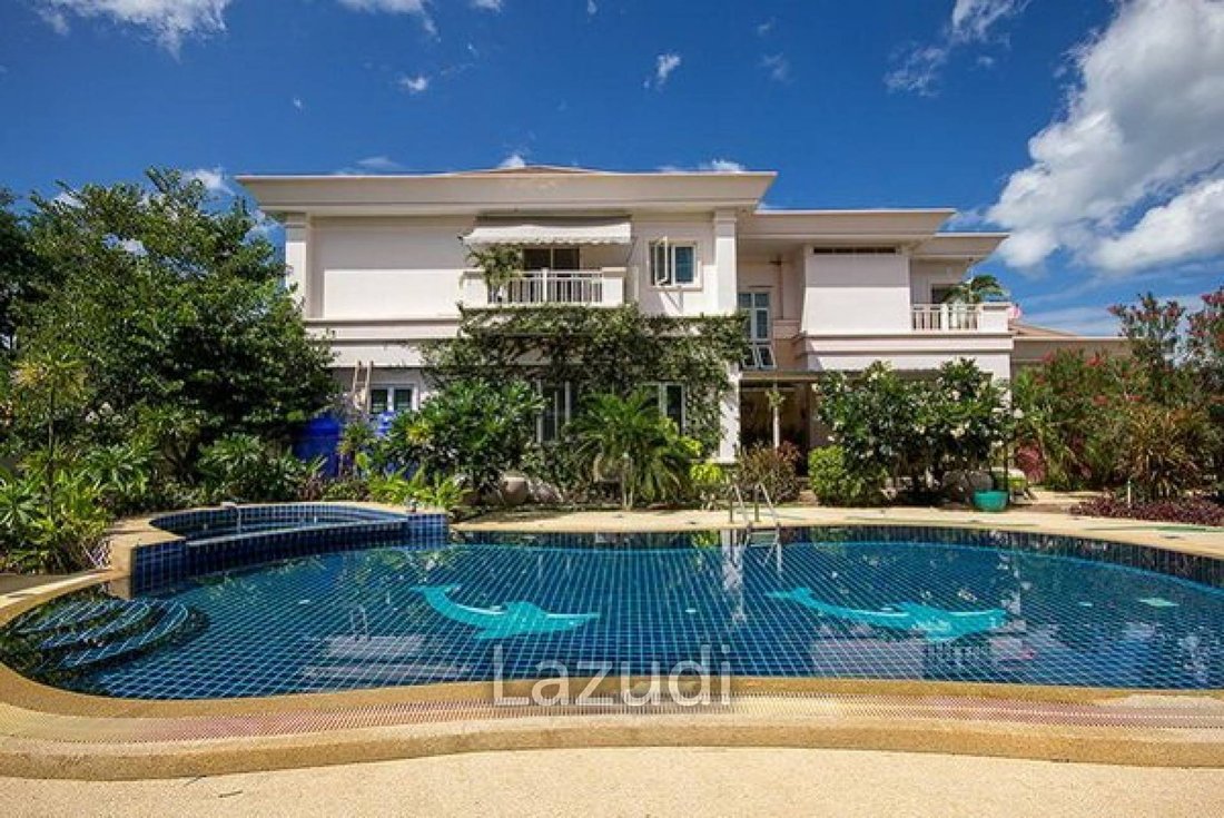 Villa in Hua Hin, Prachuap Khiri Khan, Thailand 1 - 12635496
