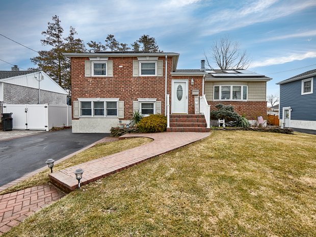 House in Massapequa Park, New York, United States 1