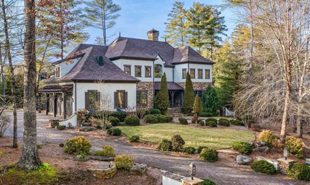 Distinctive Custom Built Home Boasts In Asheville, Nc, United States