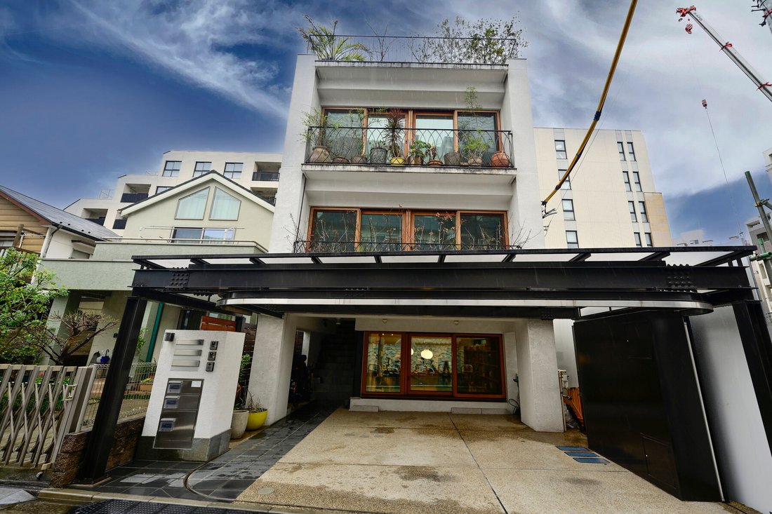 Ebisu Minami 3 Cho Me House With Office In Shibuya City, Tokyo, Japan For Sale (12639952)