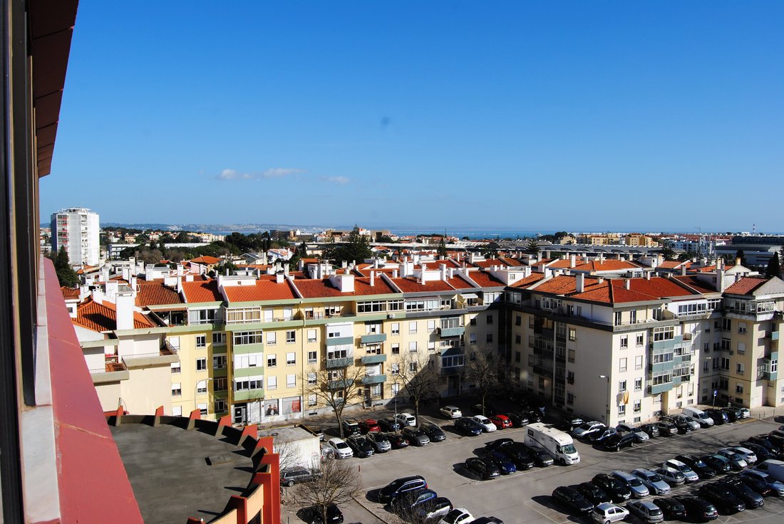 3 Bedroom Apartment With Wide Views To The Atlantic In Oeiras, Lisbon