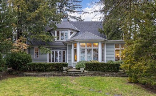 House in Oakville, Ontario, Canada 1