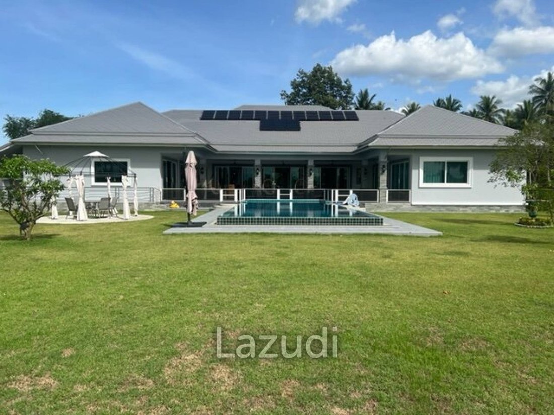 Villa in Thap Tai, Tanintharyi Region, Thailand 2 - 12644315