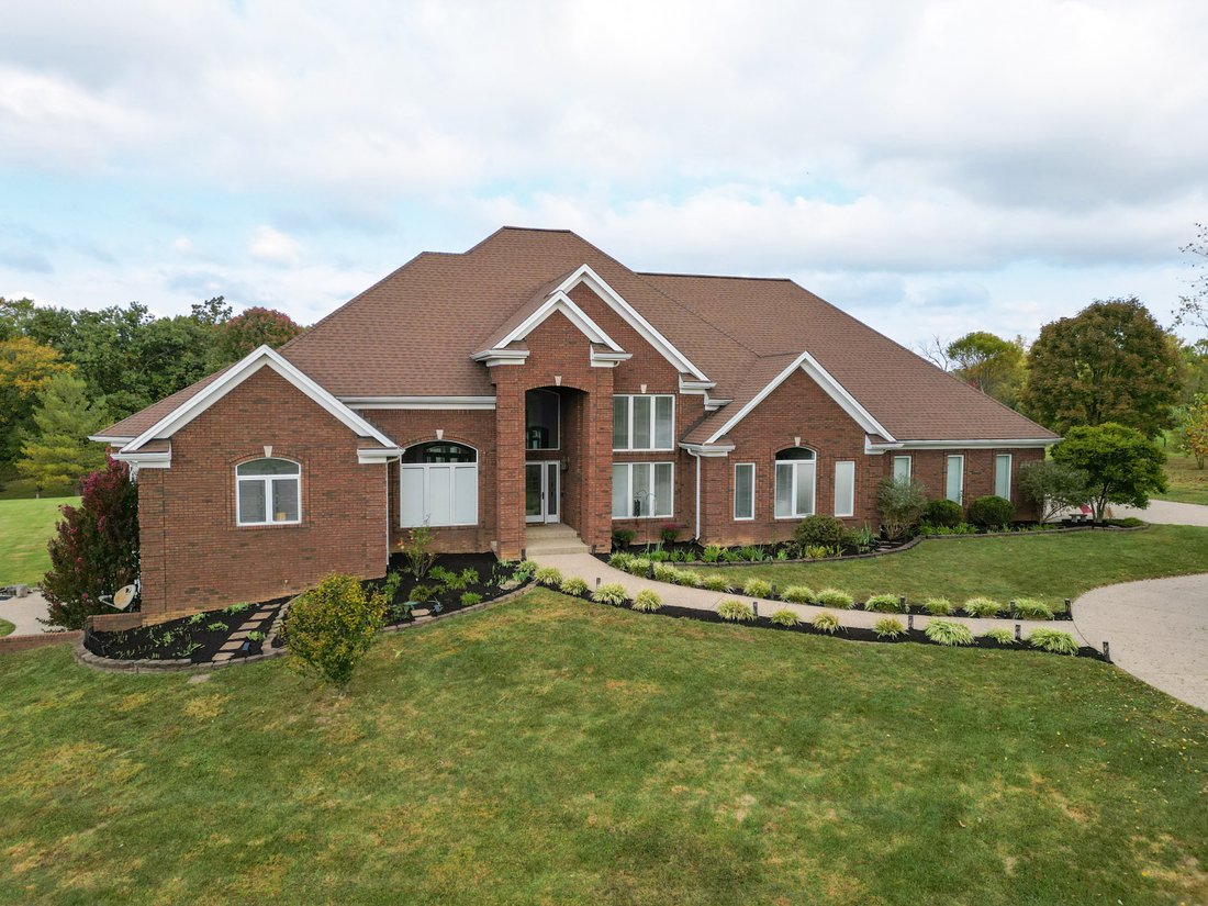 1022 Majestic Oaks Way In Simpsonville, Kentucky, United States For