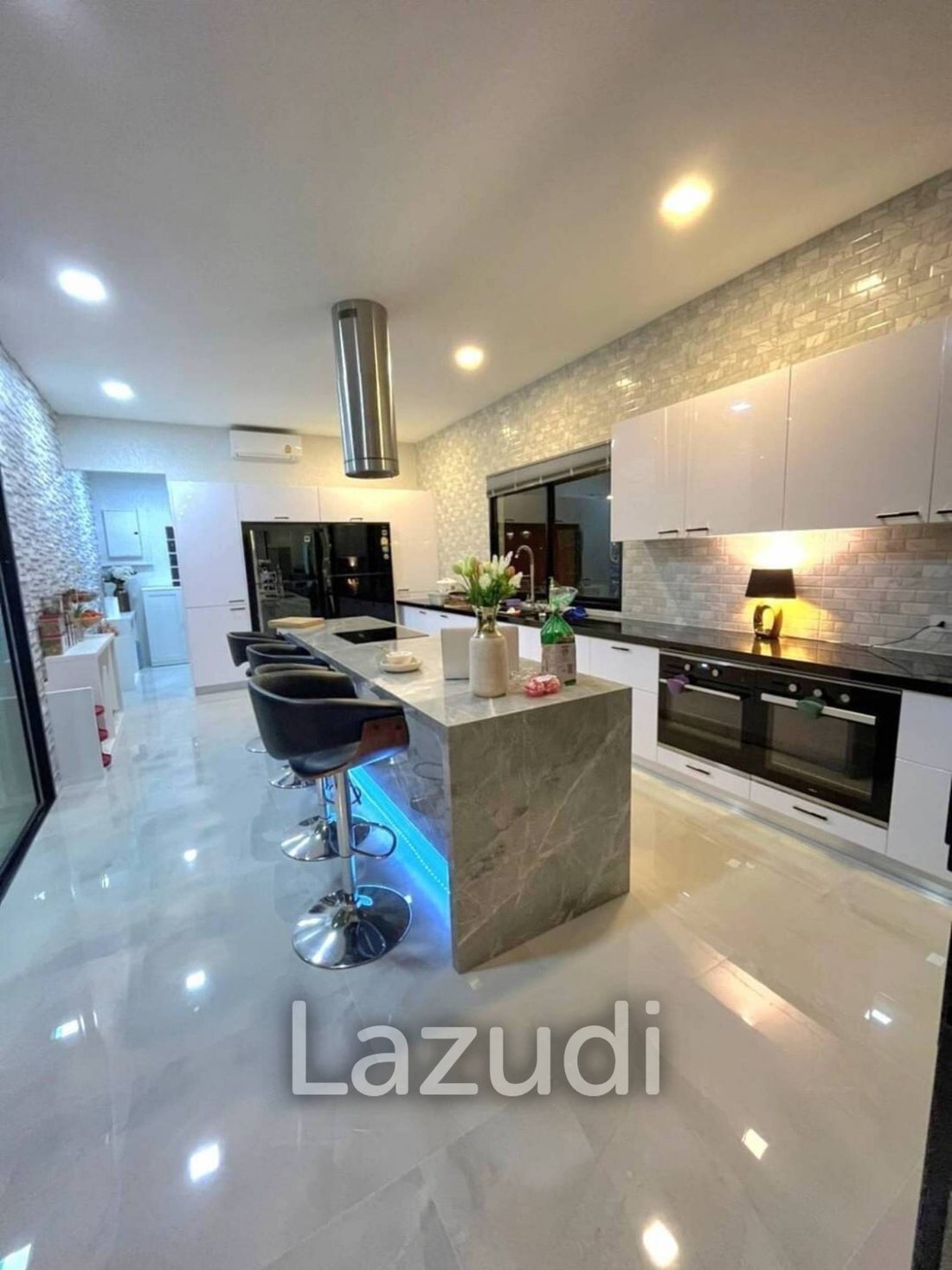 Villa in Pattaya City, Chon Buri, Thailand 2 - 12645375