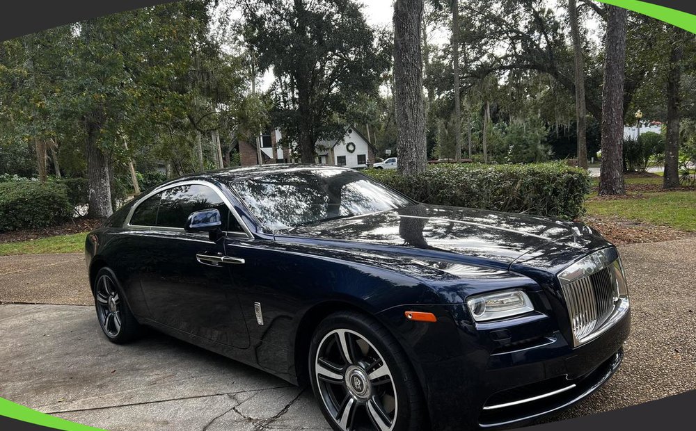 Rolls Royce parked at Ocean Drive in Miami Beach Florida Stock Photo   Alamy
