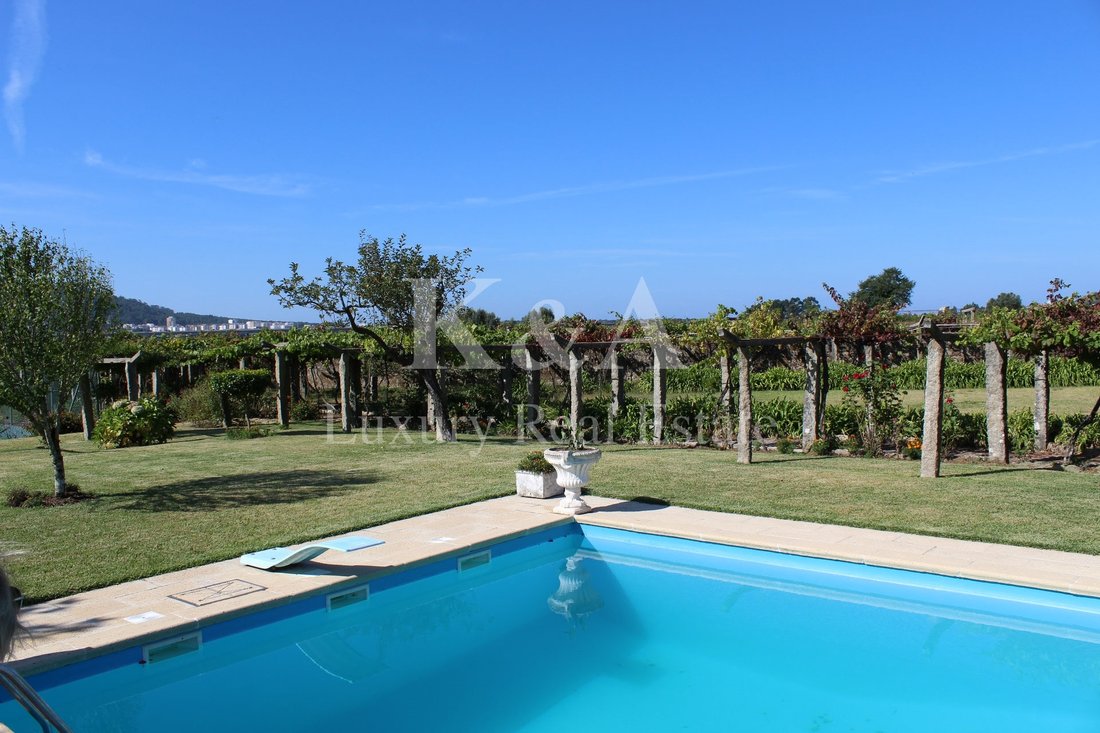 Estate In In Santa Marta De Portuzelo, Viana Do Castelo District