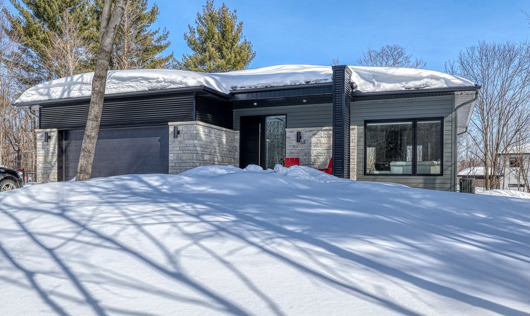 8 Imp. De La Sérénité, Cantley, Qc J8 V0 M9 In Cantley, Quebec, Canada