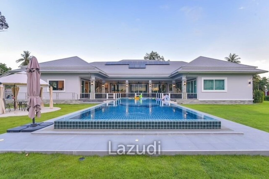 Villa in Thap Tai, Tanintharyi Region, Thailand 1 - 12644315