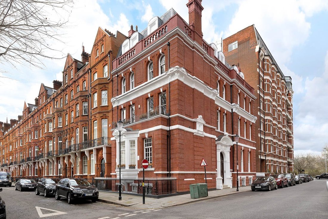 Elegant Flat In Kensington In London, England, United Kingdom For Sale