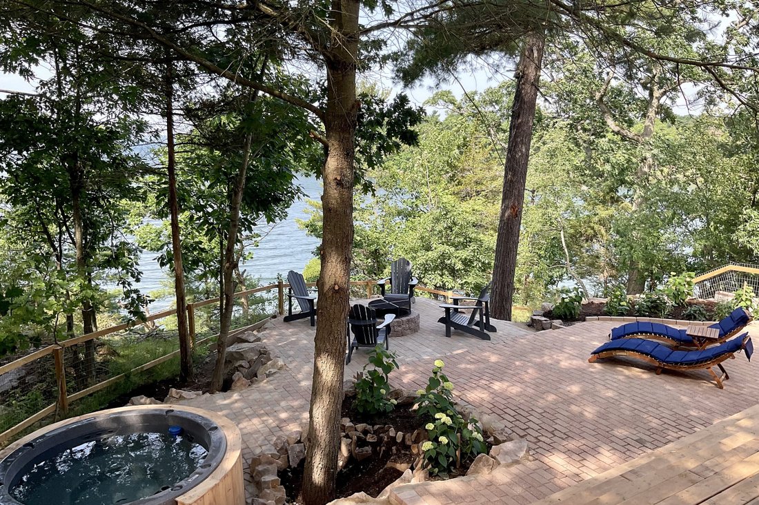 Serene Waterfront Getaway In Lansdowne, Ontario, Canada For Sale (12640533)