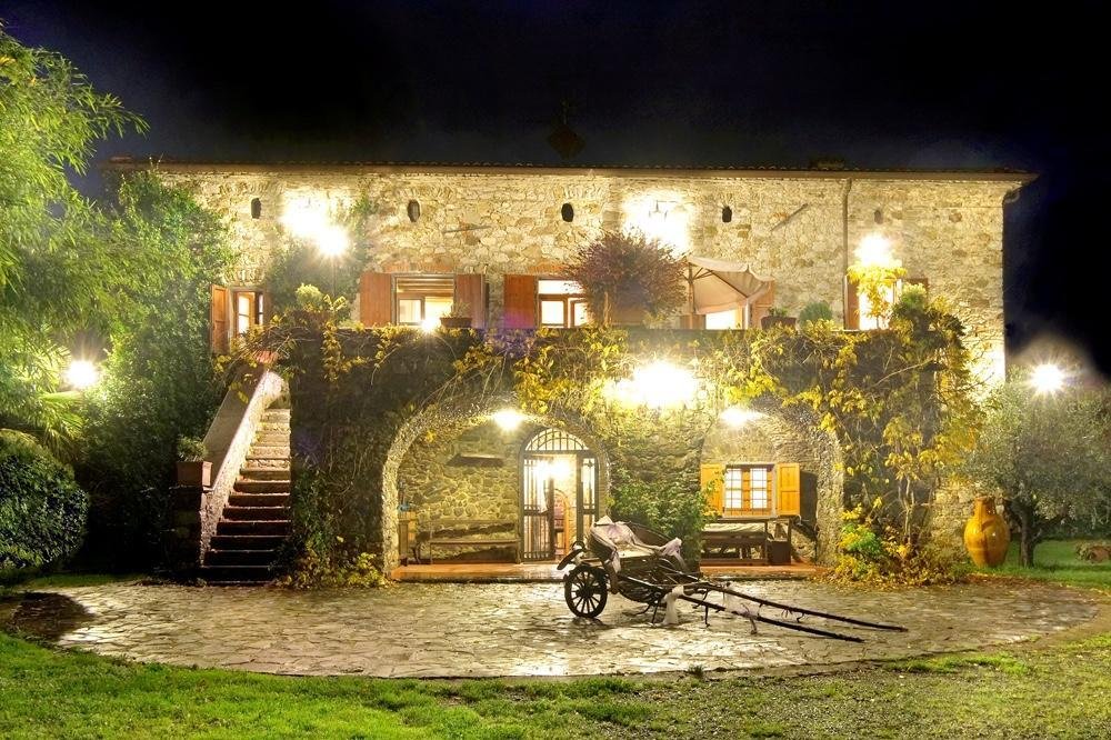 Villa in Villafranca in Lunigiana, Tuscany, Italy 1 - 12645954