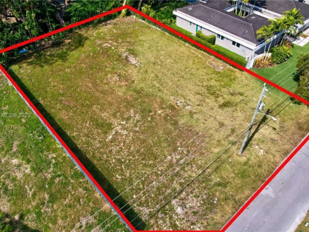 Land in Miami, Florida, United States 1