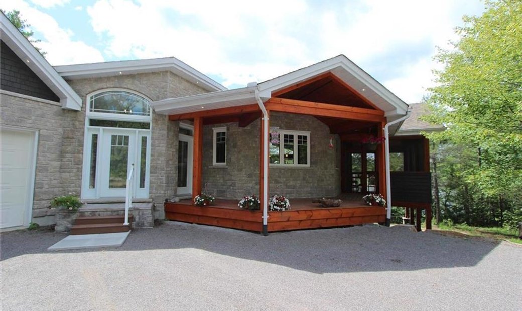 Stunning Custom Built Year Round Waterfront Home In Lakehurst, Ontario
