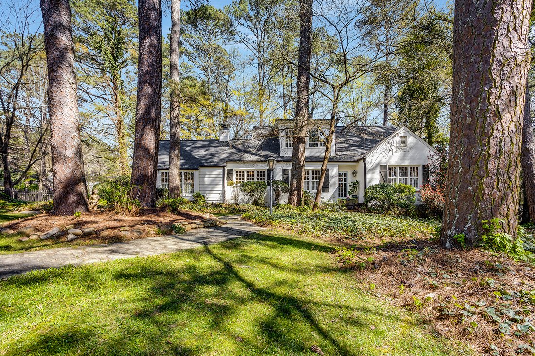 Glenwood Estates Cottage Style Home In Decatur, United States