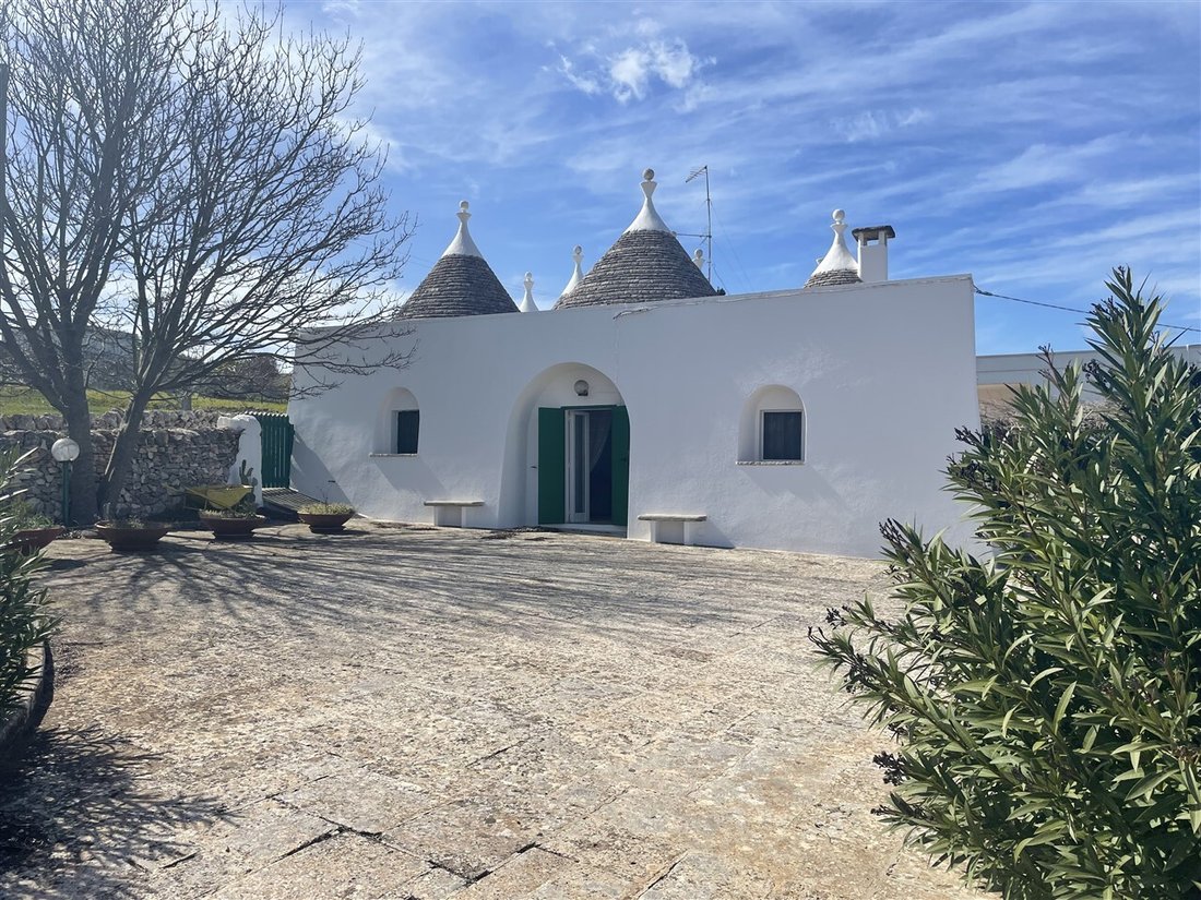 Majestic Complex Of Trulli With 14 Cones And In Martina Franca, Apulia