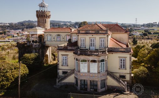 Farm Ranch in Mafamude e Vilar do Paraiso, Porto District, Portugal 1