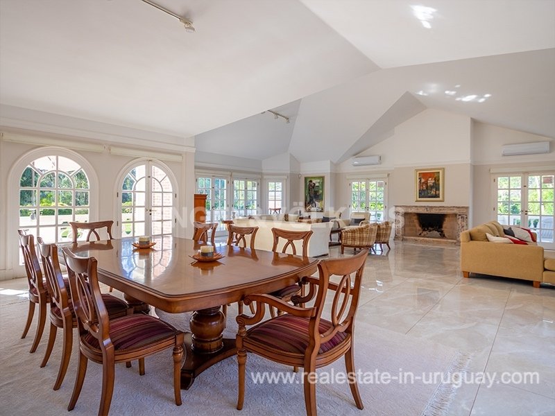 Villa in Punta del Este, Maldonado Department, Uruguay 5 - 12651008