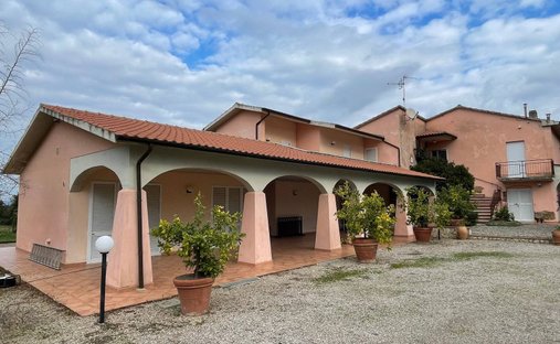 Country House in Scarlino, Tuscany, Italy 1