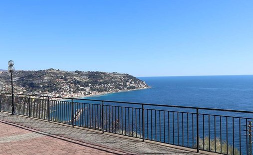 Villa in Sasso di Bordighera, Bordighera, Liguria 1
