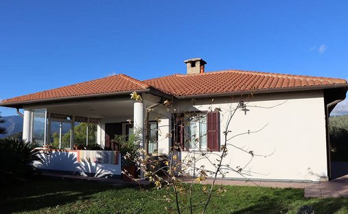 Villa a Vallebona, Liguria, Italia 1