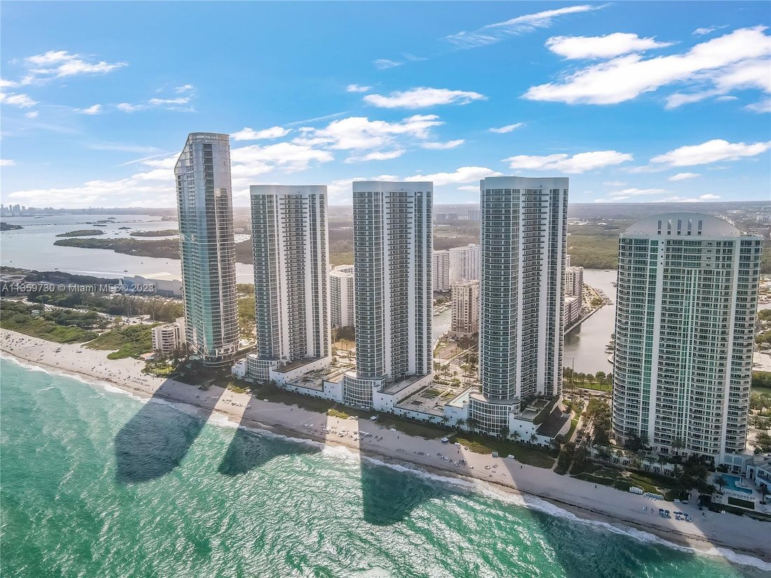 Condo Sunny Isles Beach En Golden Beach, Florida, Estados Unidos En