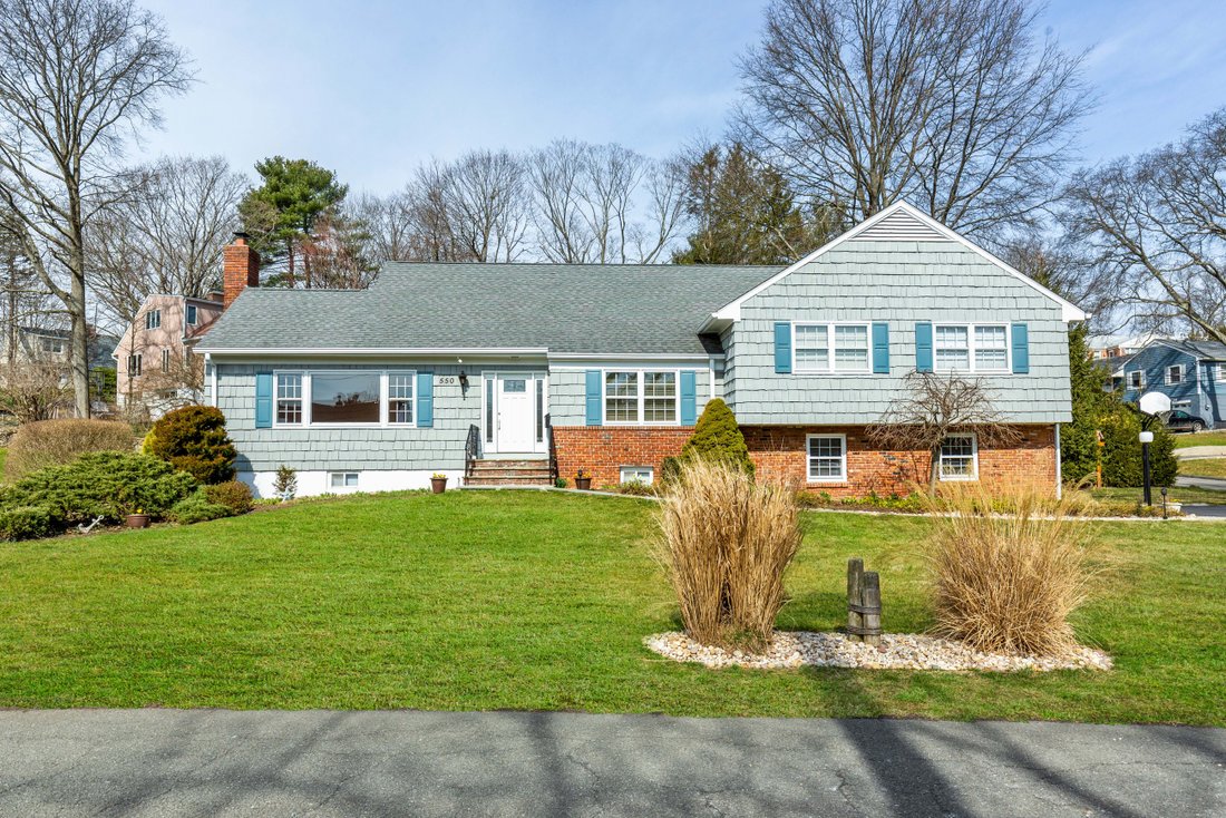 550 Lawn Terrace In Mamaroneck, New York, United States For Sale (12651422)
