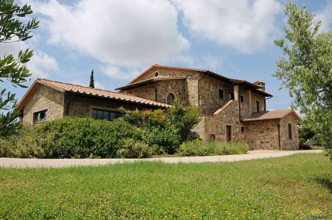 Villa in Massa Marittima, Tuscany, Italy 3 - 12654740