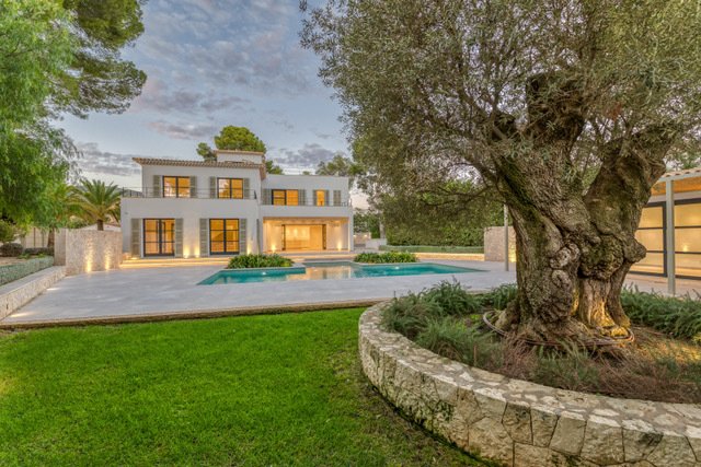 Villa in Portals Nous, Calvia, Balearic Islands 2 - 12654742