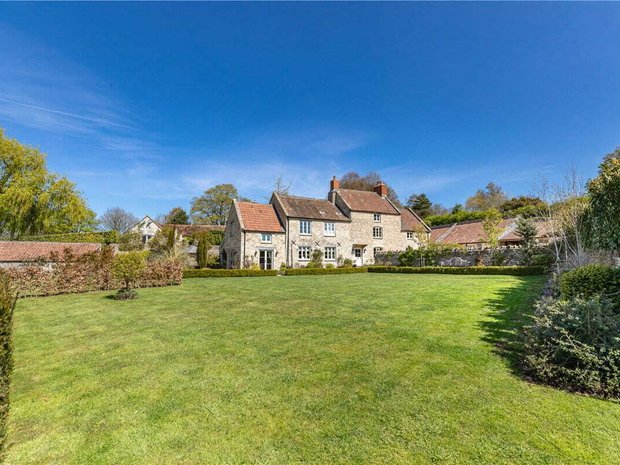 Luxury houses for sale in Bitton, England, United Kingdom | JamesEdition