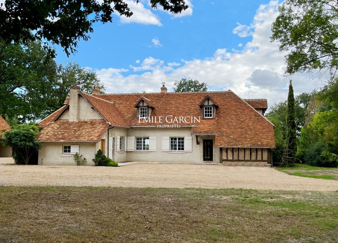 For Sale Magnificent Property On 20 In Blois, Centre Val De Loire, France For Sale (12656757)