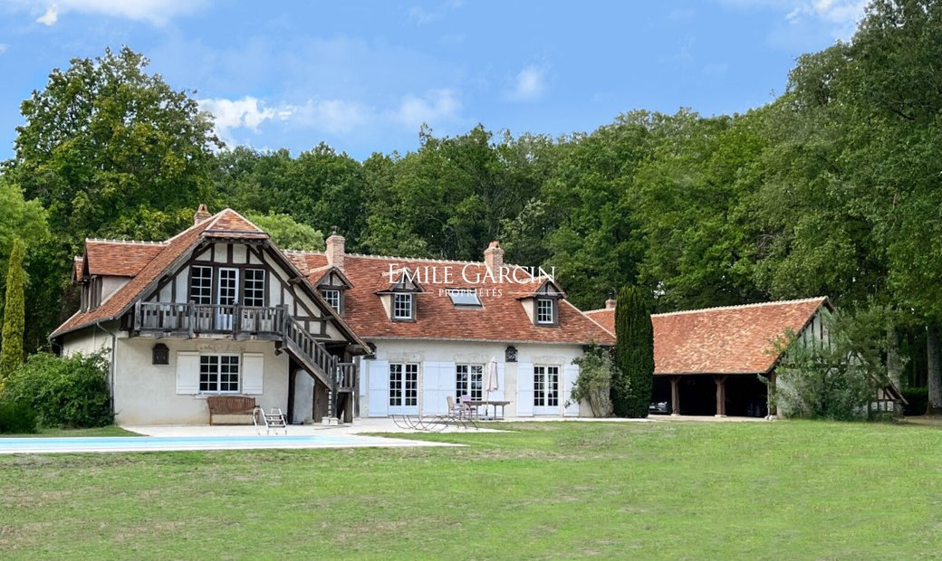 For Sale Magnificent Property On 20 In Blois, Centre Val De Loire, France For Sale (12656757)