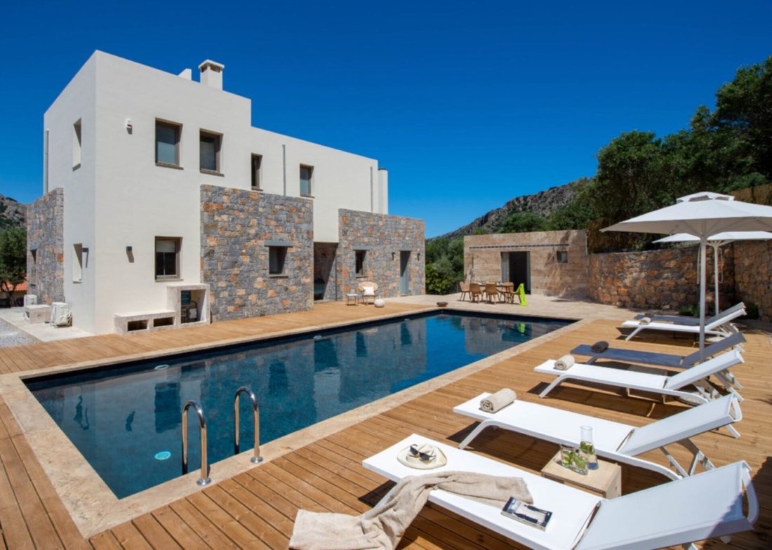 Villa in Community of Skinias, Agios Nikolaos Municipal Unit, Greece 1 - 12660858