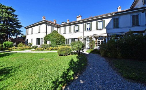 Villa a Besana in Brianza, Lombardia, Italia 1