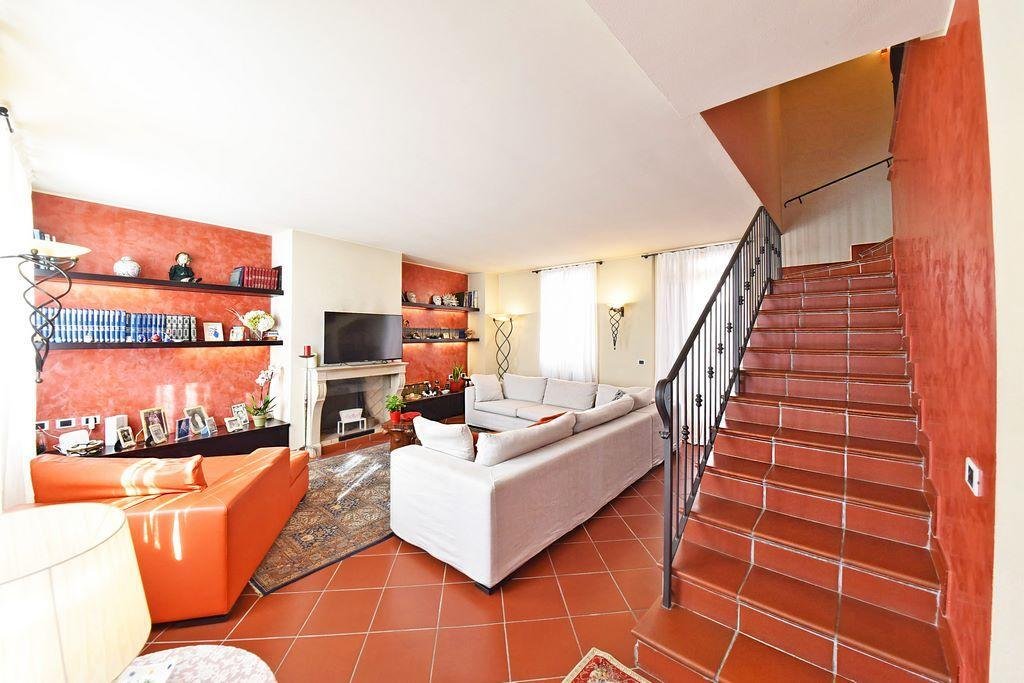 Villa in Besana in Brianza, Lombardy, Italy 5 - 12448255