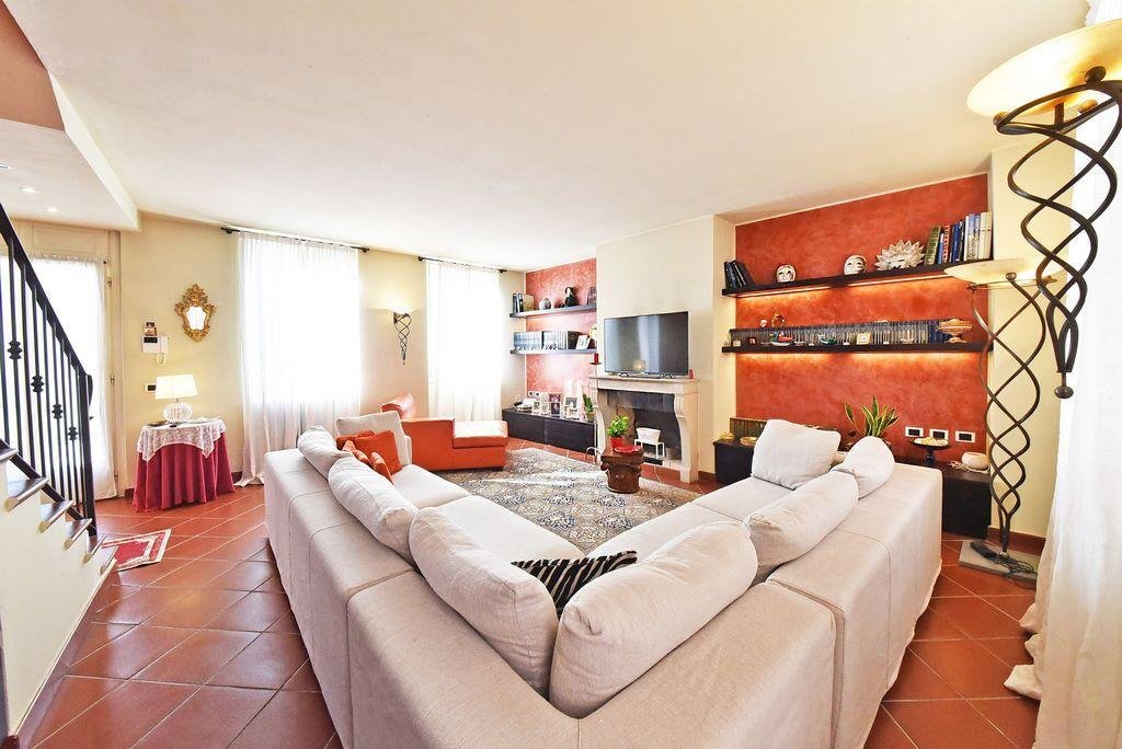 Villa in Besana in Brianza, Lombardy, Italy 3 - 12448255