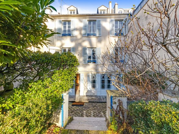 luxury-houses-with-terrace-for-sale-in-versailles-le-de-france