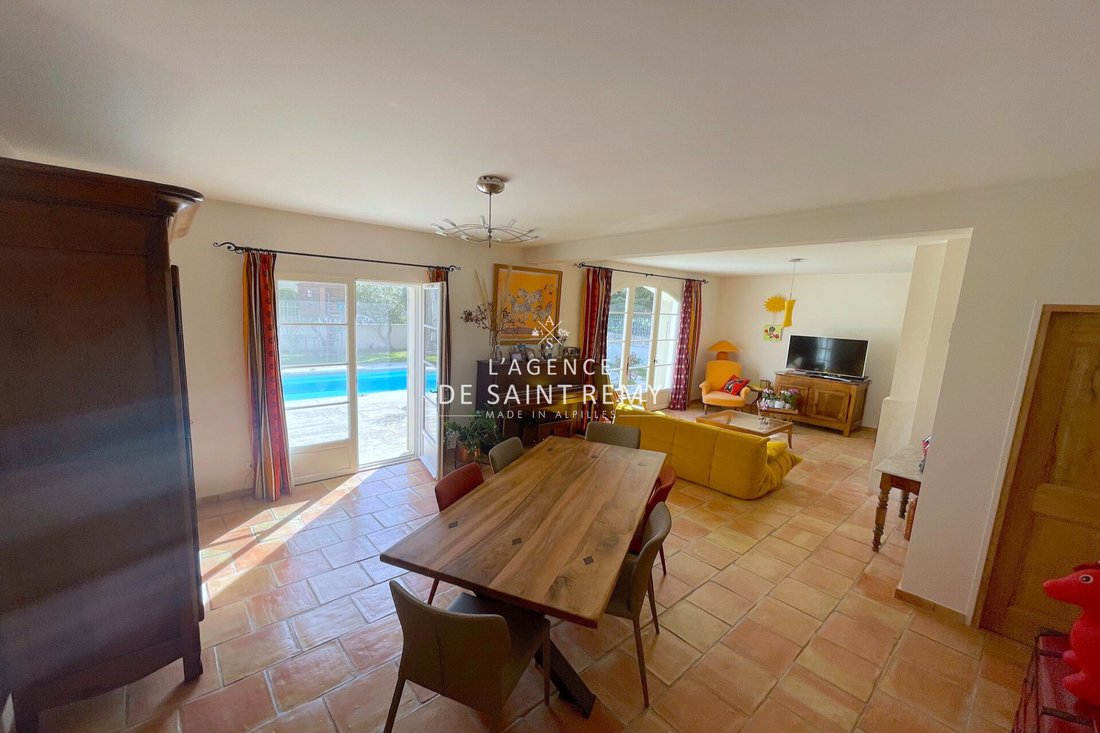 Villa in Saint-Rémy-de-Provence, Provence-Alpes-Côte d'Azur, France 3 - 12662249