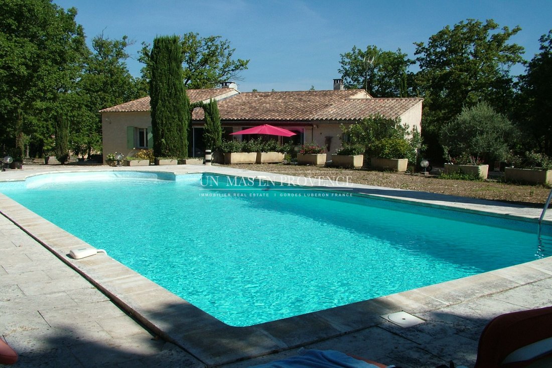 Villa D''Environ In Cabrières D'avignon, Provence Alpes Côte D'azur