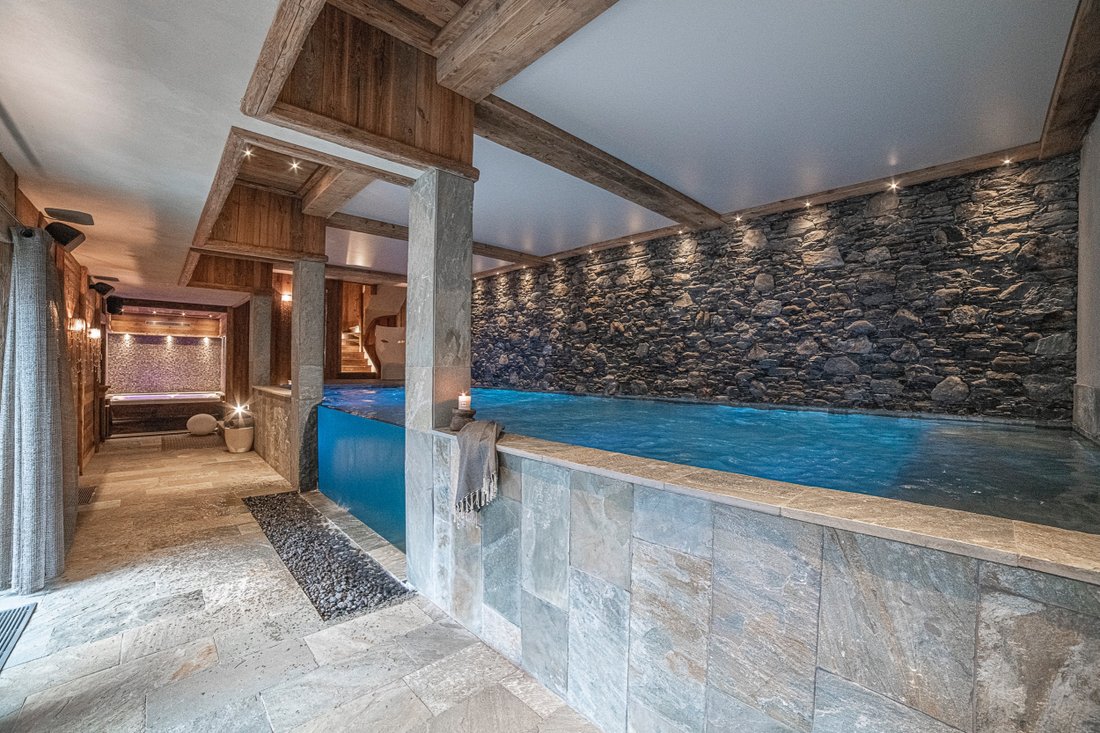 Katmai Luxury Chalet In Val In Val D'isère, Auvergne Rhône Alpes, France For Sale (12664512)