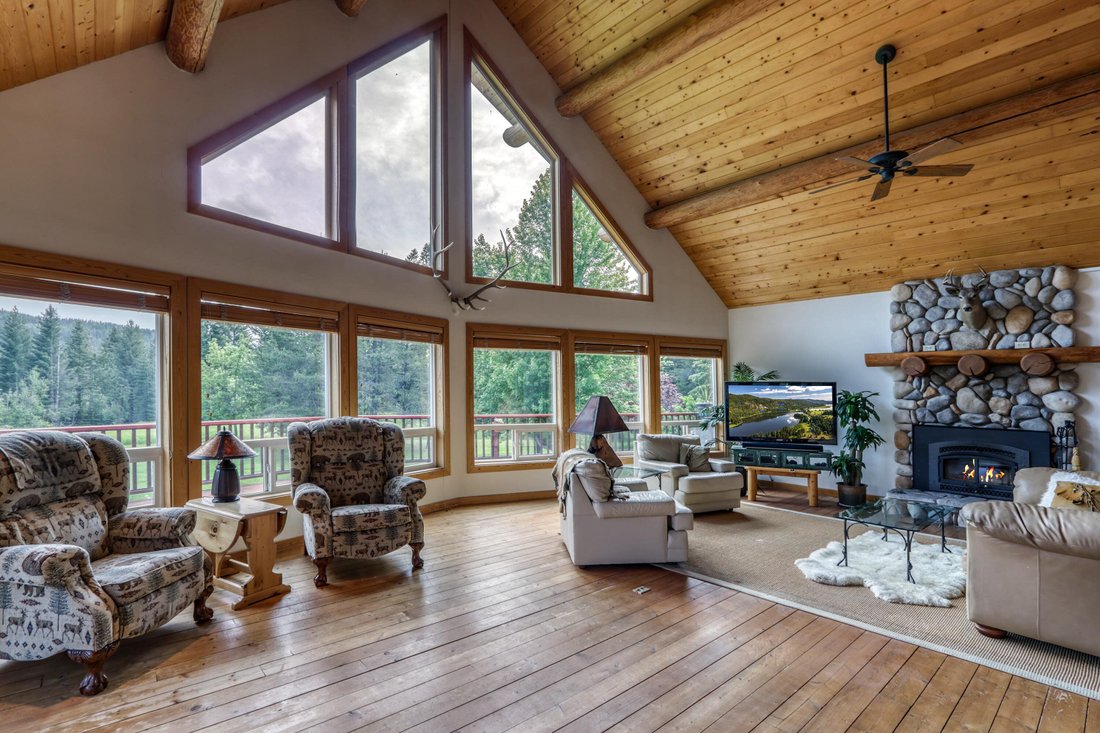 9776 Lakeshore Drive, Sagle, Id 83860 In Sagle, Idaho, United States