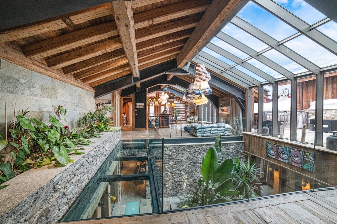 Katmai Luxury Chalet In Val In Val D'isère, Auvergne Rhône Alpes, France For Sale (12664512)